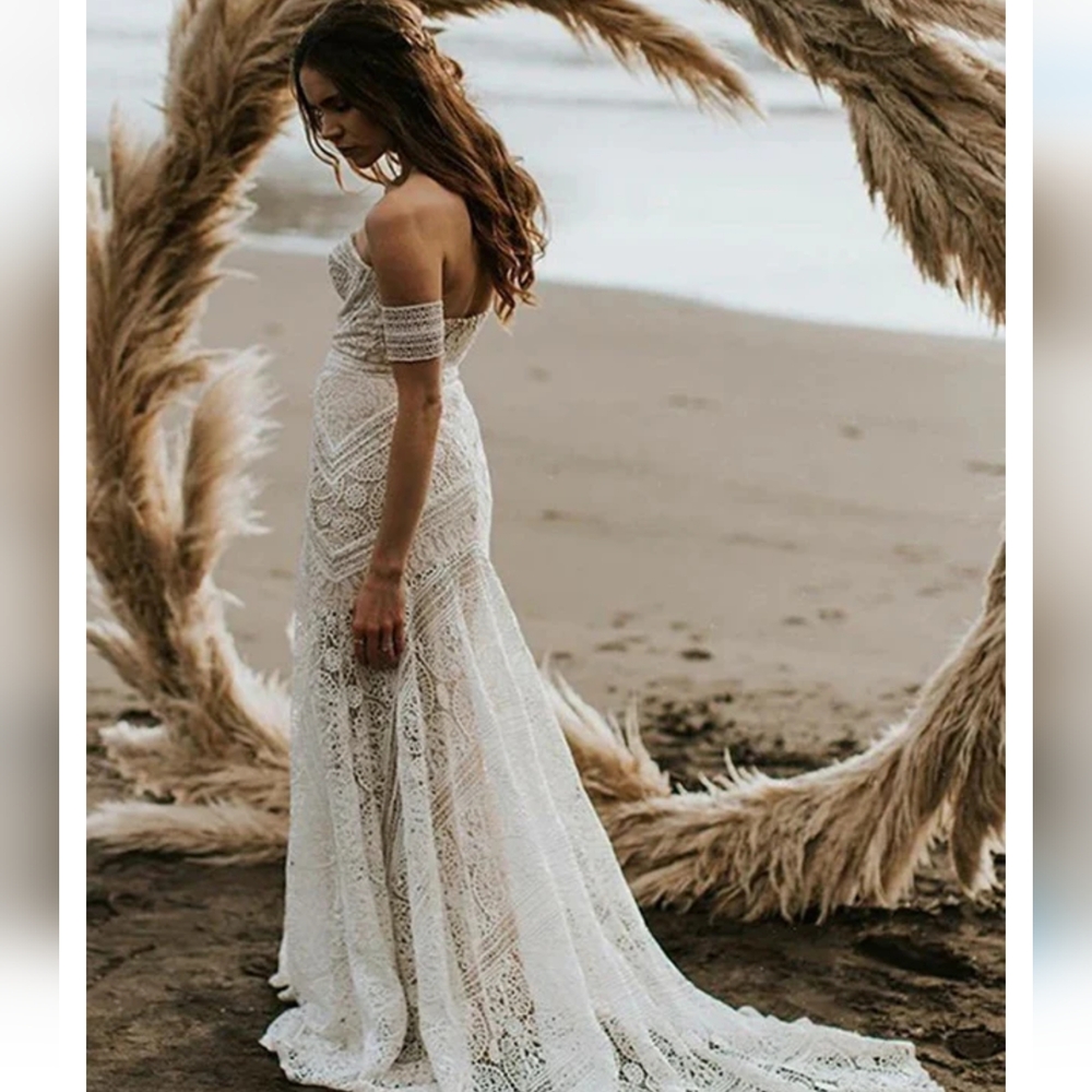 Chic Off-Shoulder Lace Bridal Gown